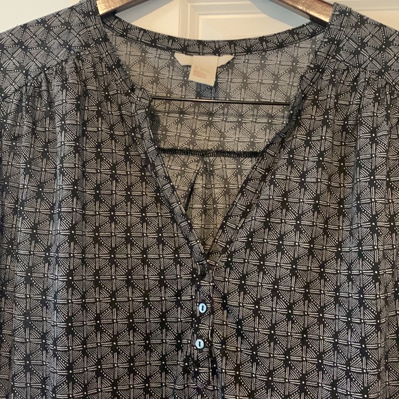 *3 for $15* H&M Top - Picture 3 of 4